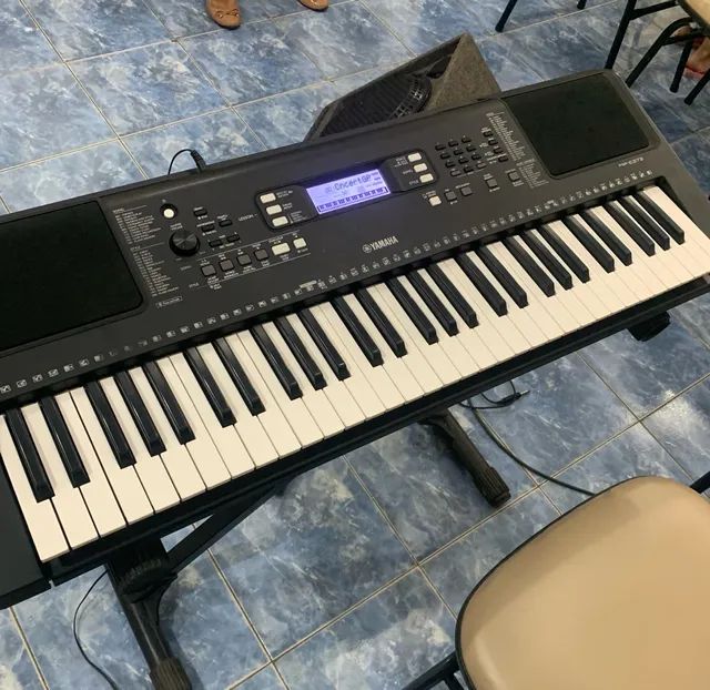 Teclado Yamaha PSR-E373