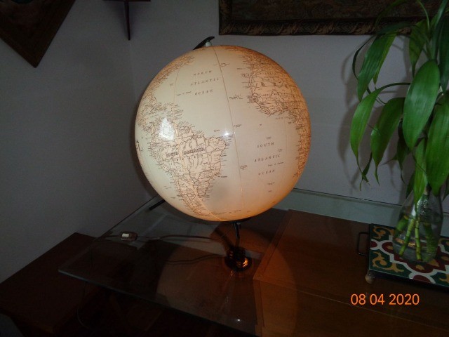 Antiga Luminária Em Forma De Globo Terrestre