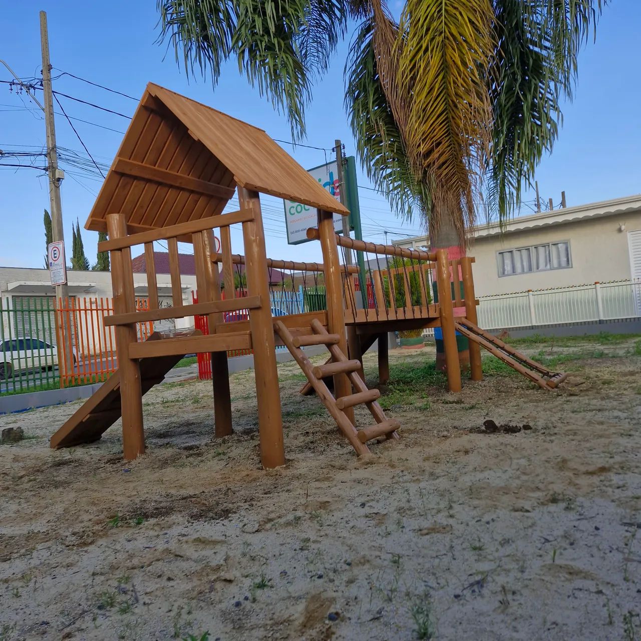 Playground de madeira para crianças - Foto 2