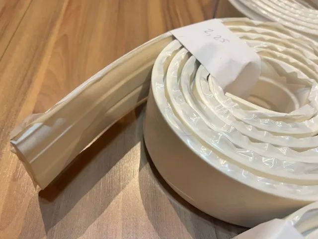 Rodapé de Eva  7,25 metros x 6cm altura (5 rolos de 2,25 metros cada) - Foto 4