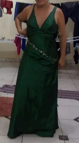 Vestido de festas verde com detalhes em strass. - Foto 5