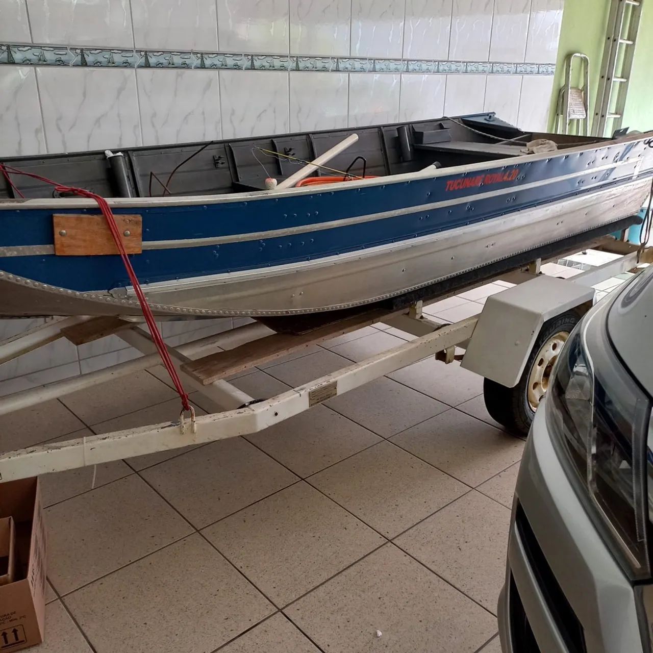 Barco de alumínio 4.2m Tucunaré com Motor Yamarra15HP - Foto 2