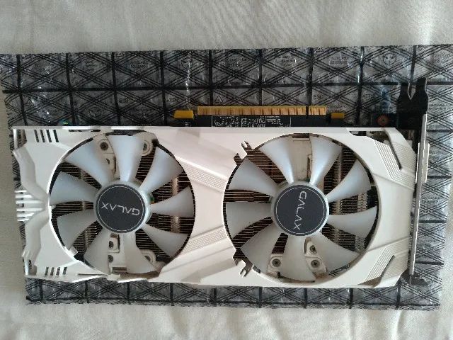 Placa de video galax geforce gtx 1060 ex oc white 6gb ddr5 192 bits