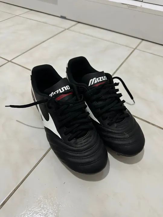No precinho! Vendo chuteira mizuno pouca usada! - Foto 2