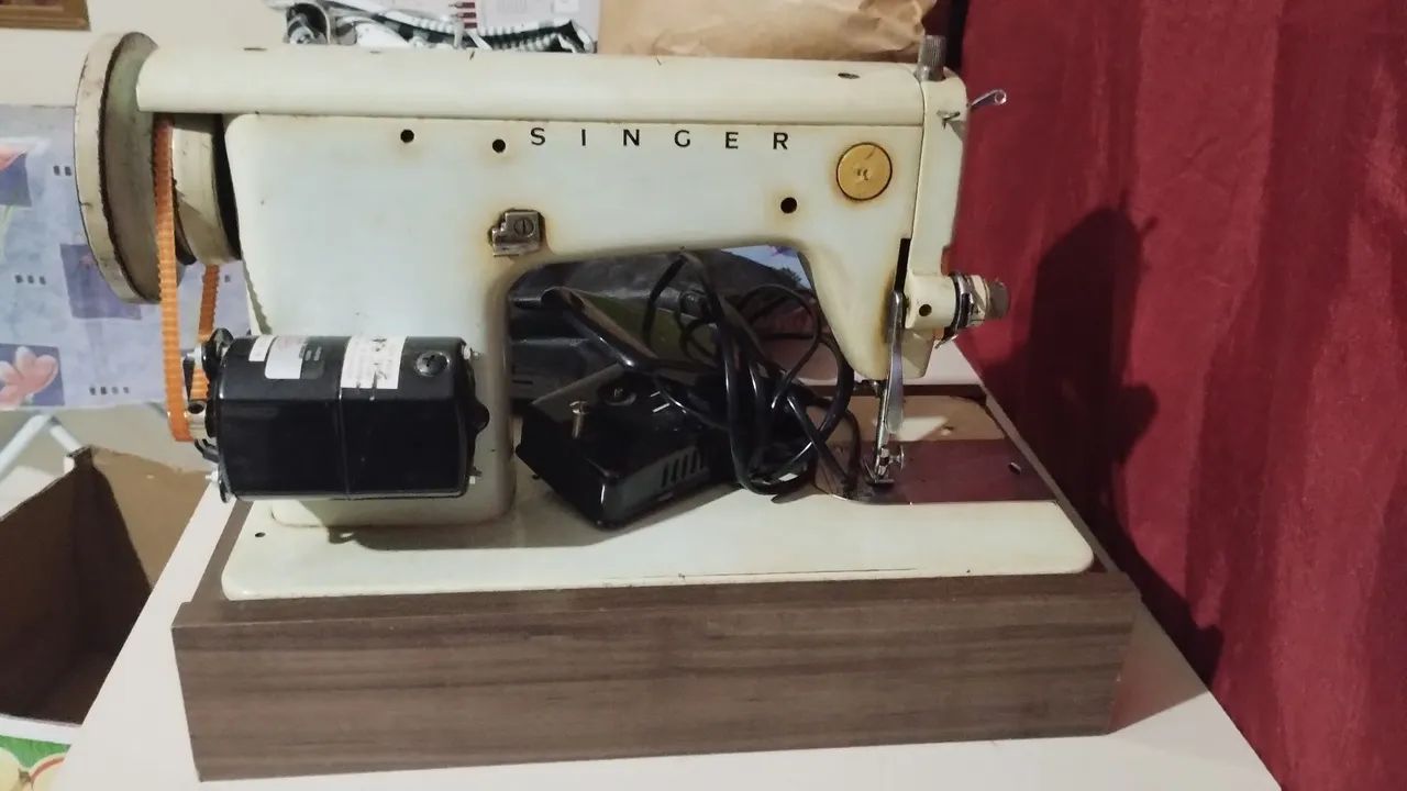 Máquina de costura Singer