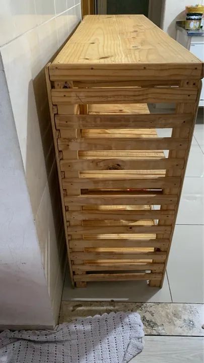 Estante de madeira para comércio