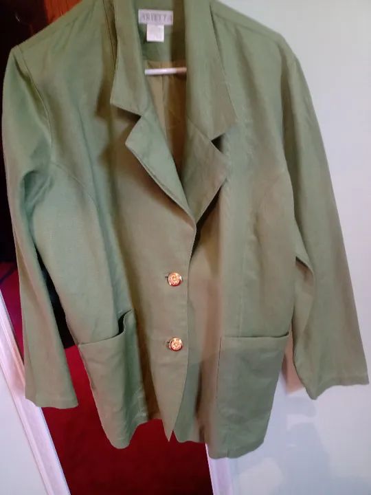 Blaser em tecido de linho na cor verde tamanho 38 (EUA)