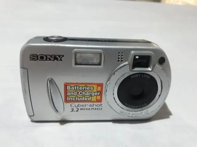 Câmera Fotográfica Sony Cyber-shot P32 3.2 Mp Usada