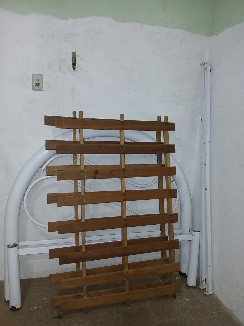 Cama de casal de ferro completa .Sem colchão. Não faço entrega. - Foto 3