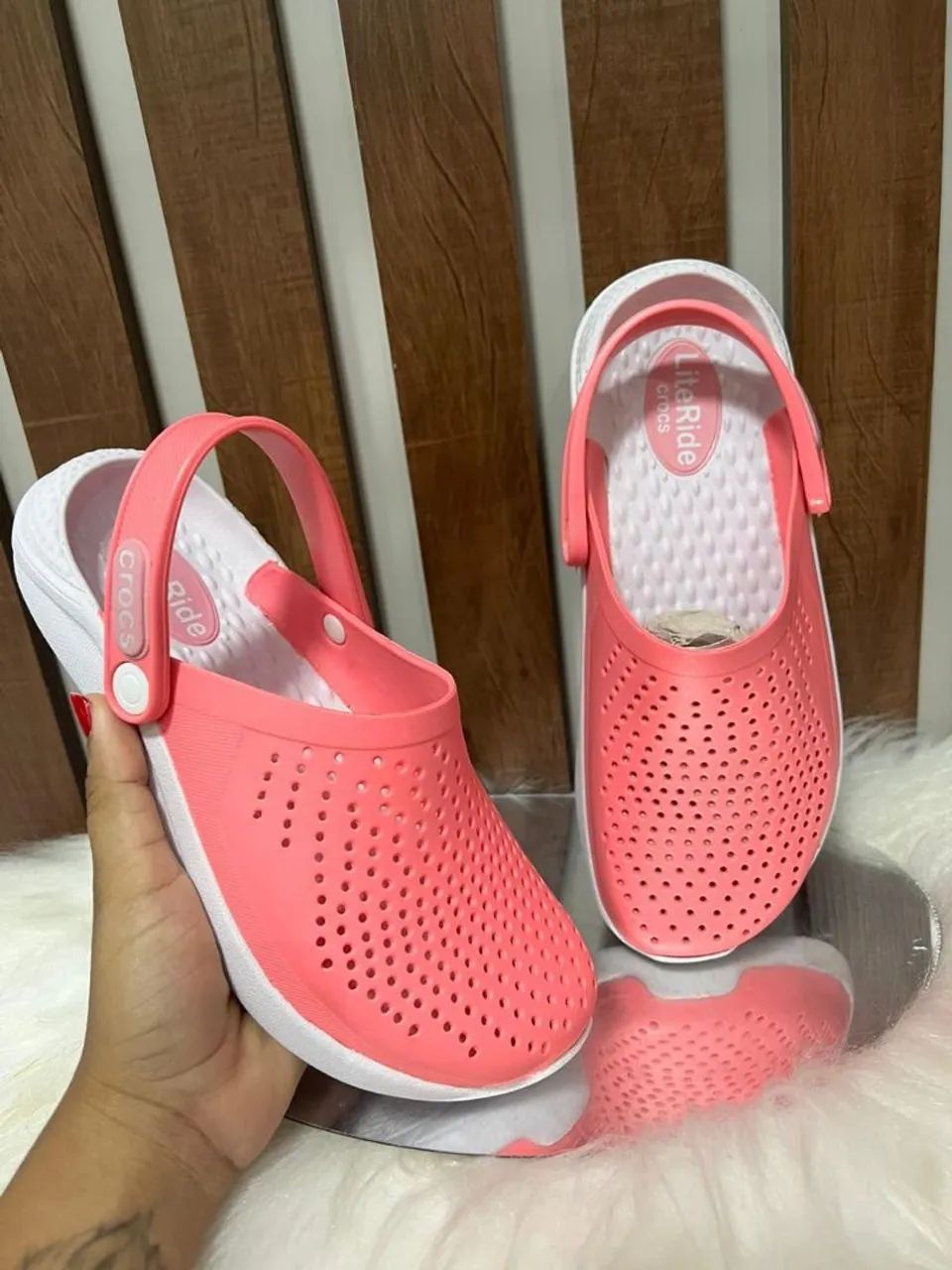 Sandália Crocs LiteRide Masculina - Foto 3