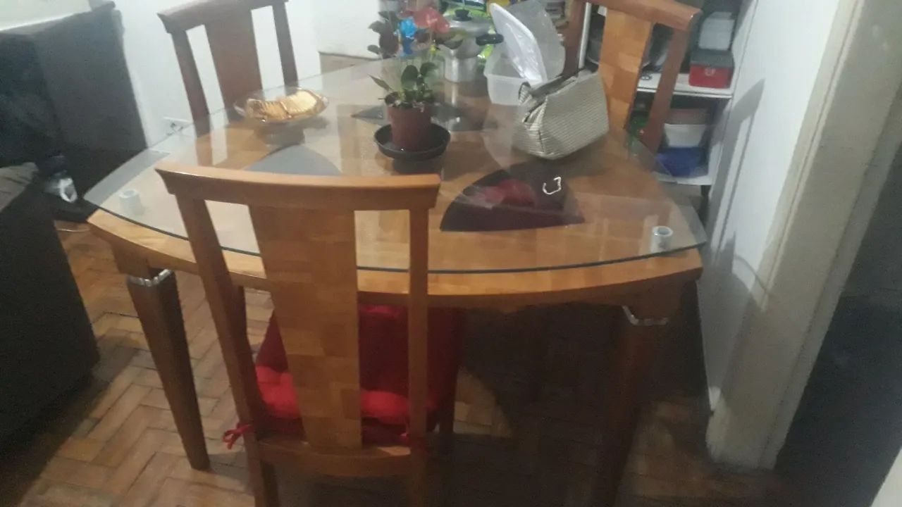 Mesa de Jantar em Madeira com Tampo de Vidro com 3 cadeiras - Foto 2