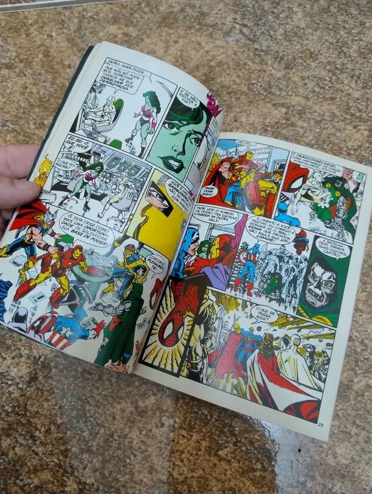 Lote com 3 HQs - Quadrinhos Marvel - Desafio Infinito, Hulk e Homem Aranha - Foto 4