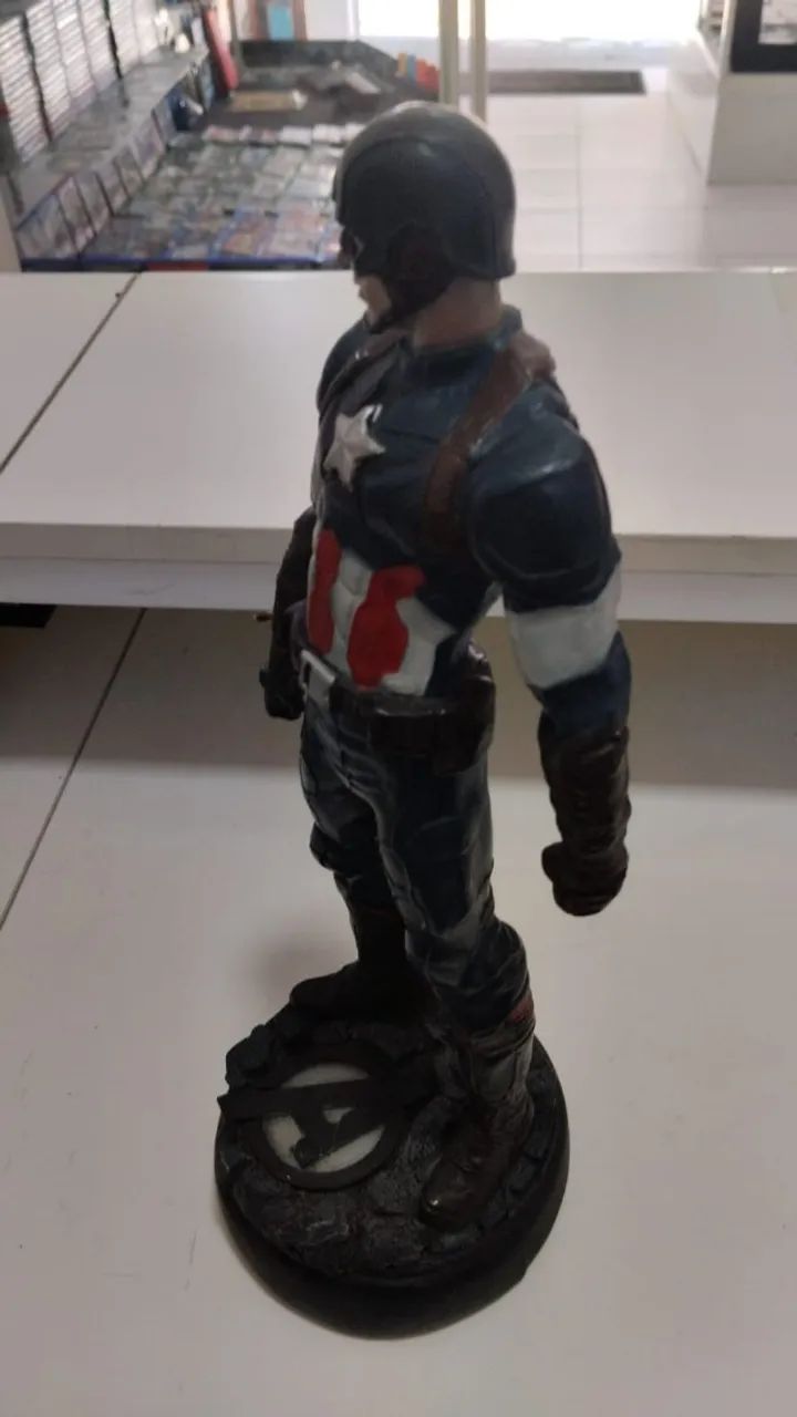 Boneco Resina Capitão América com 30 cm - Foto 3