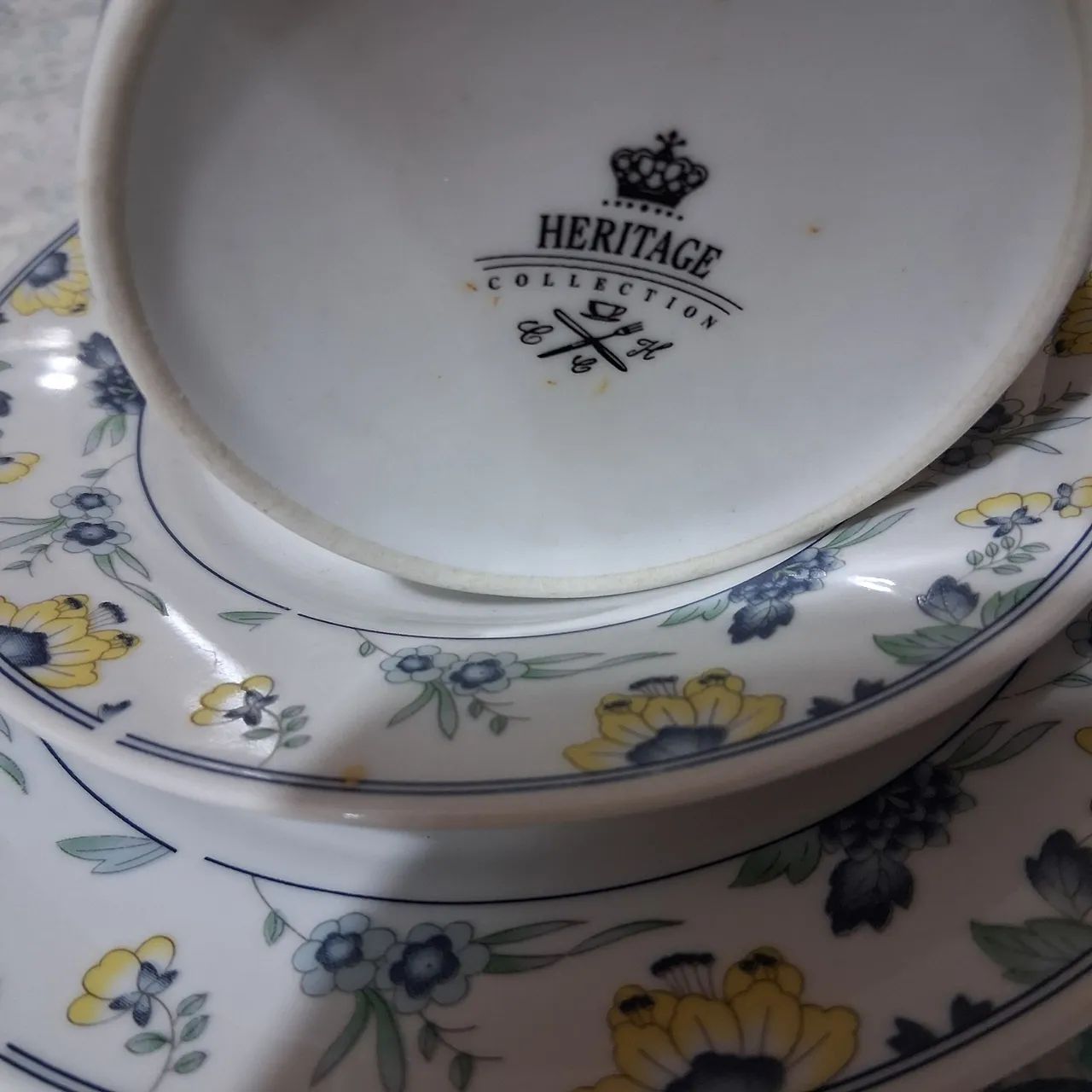 Trio porcelana Heritage  chá/ café  xícara,  pires e prato de sobremesas.  - Foto 4