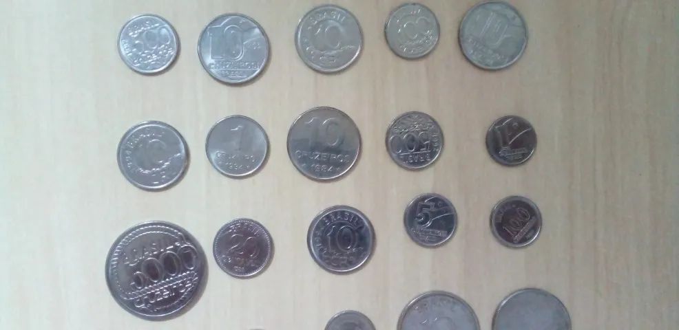 moedas colecionaveis antigas 350 reais o conjunto - Foto 4