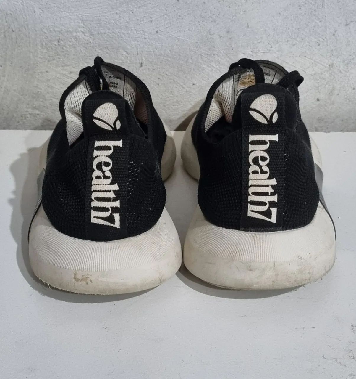 Tênis Preto Moderno e Confortável - Foto 3