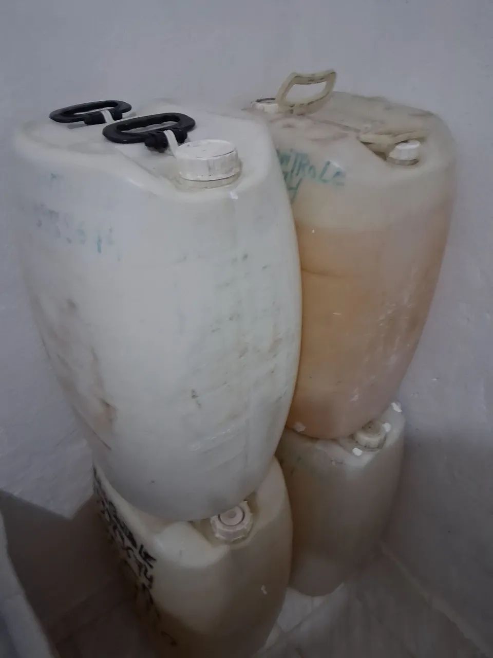 Vazos de 50 litros 64296128424322120