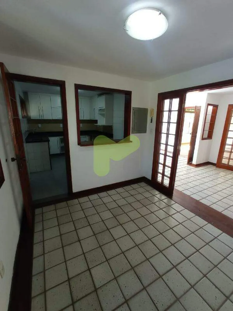 Alugo Casa térrea na Ilha da Caieira