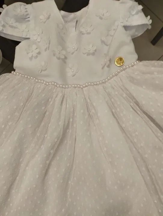 Vestido, sapato e laço brancos para batizado. - Foto 2