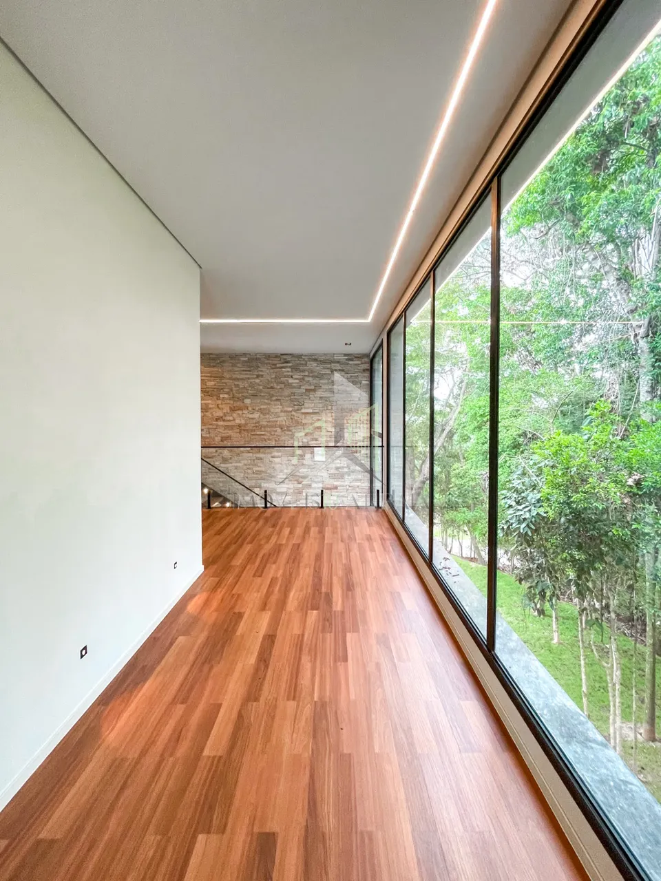 Casa de Condomínio no Jardim das Palmeiras, com 620m² e 4 suítes por R$ 6.800.000 - Venda.