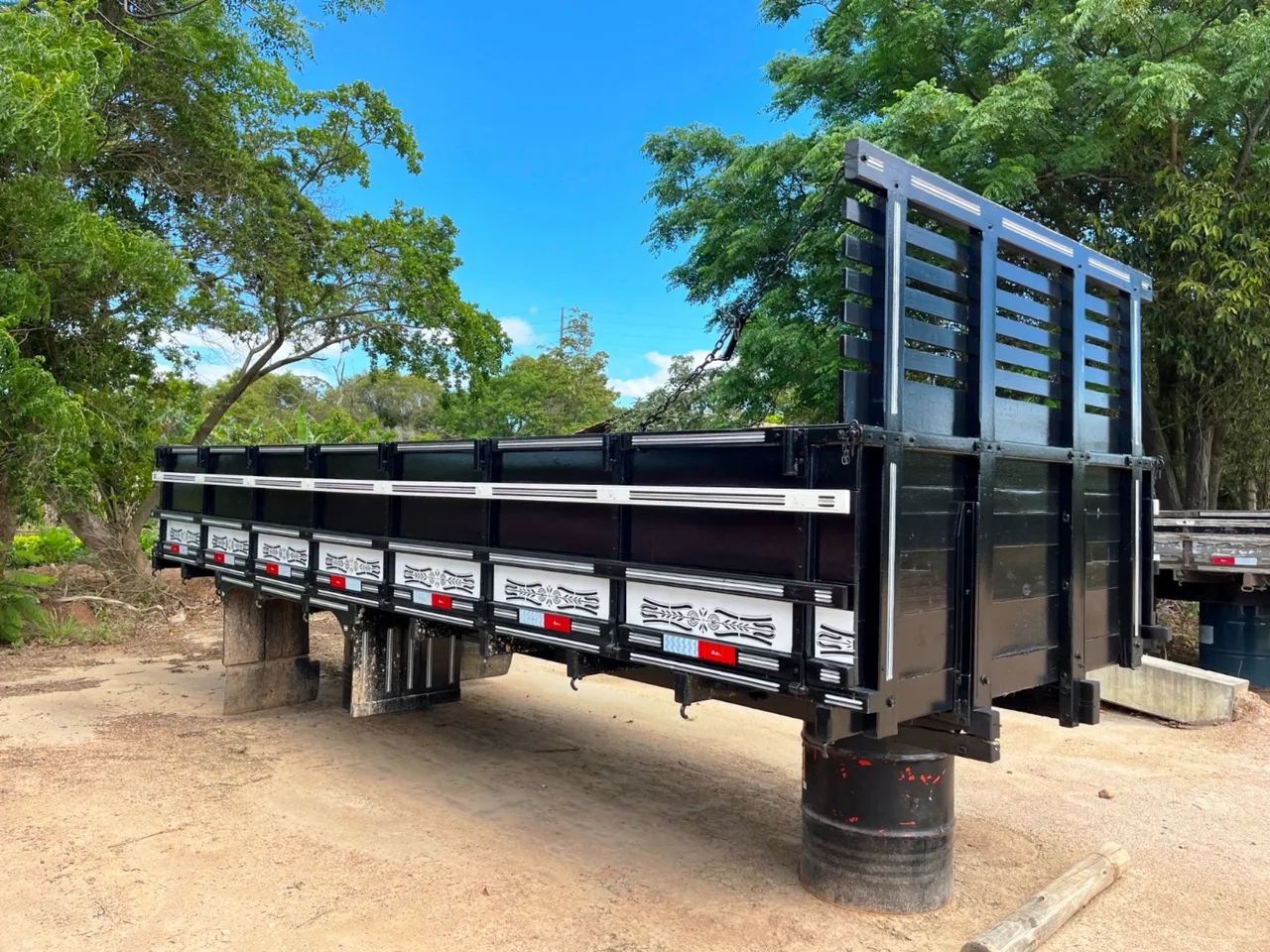 Carroceria de Madeira 5,50 metros caminhão 3/4