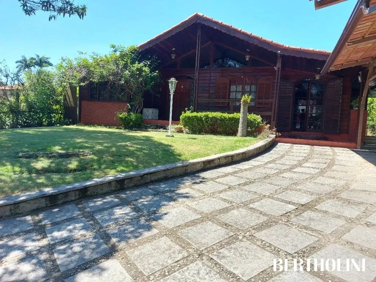 Excelente casa 4 dorms. no Jd. Martinelli - Penedo/RJ