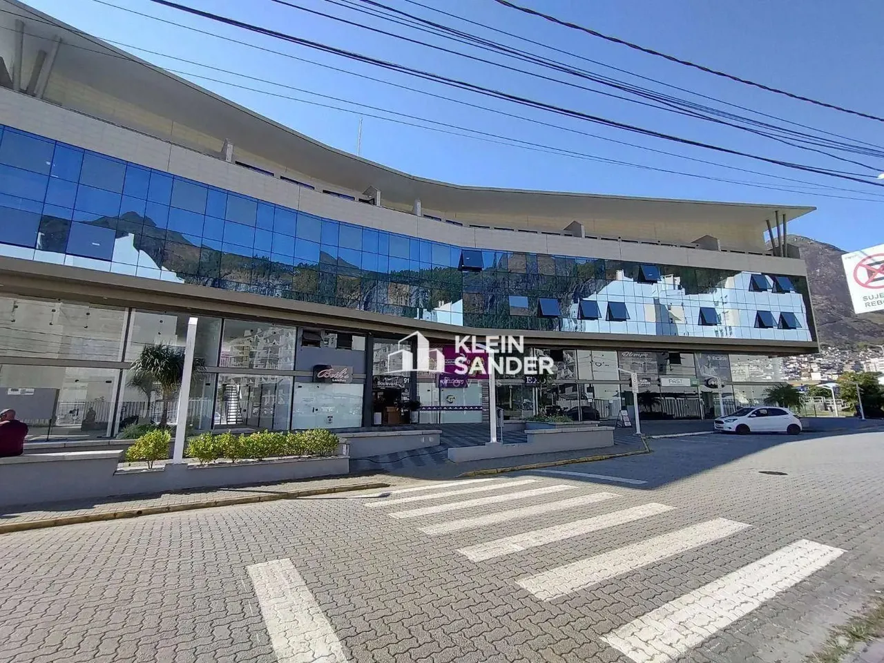 Sala para alugar, 33 m² por R$ 1.685/mês - Olaria - Nova Friburgo/RJ