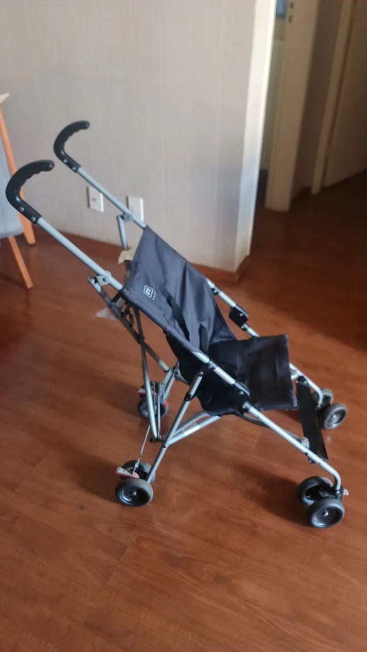 Carrinho de Bebê Compacto e Leve - Foto 2
