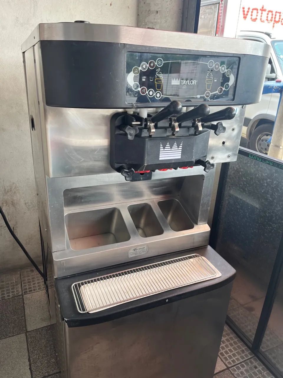 Máquina de sorvete taylor c712 com bomba - Foto 4