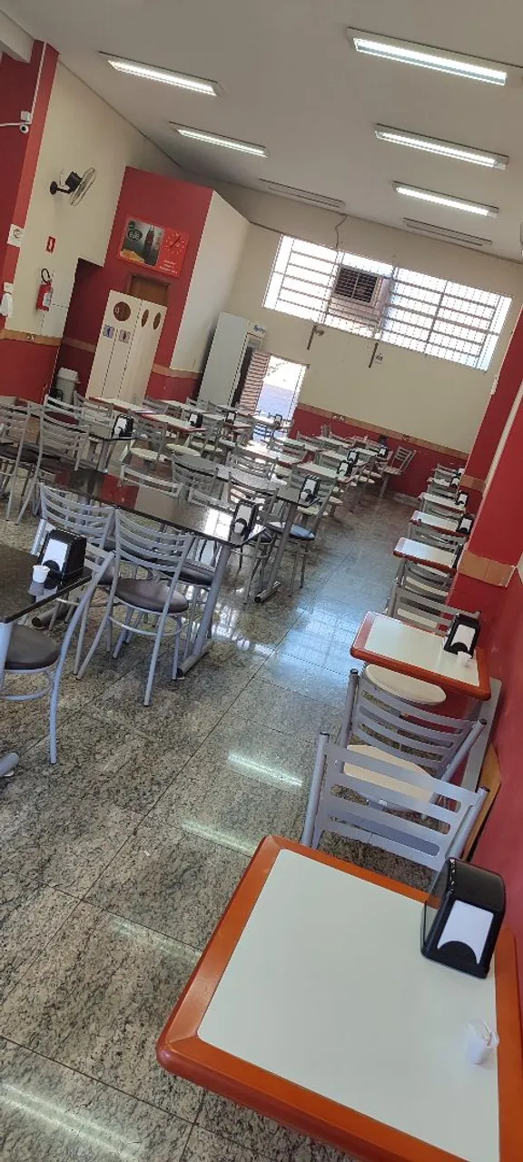 Vende-se restaurante no centro