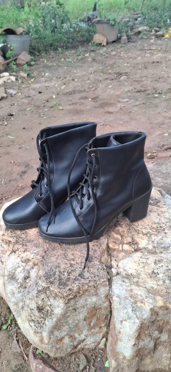 Botas pretas femininas