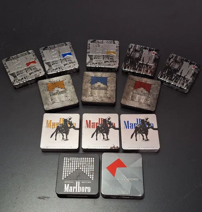 Coleção de Pacotes de Cigarro Marlboro,  Carton, Freeman e Luck Strike.