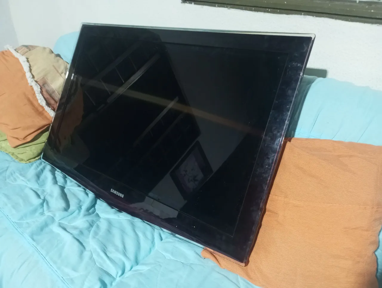 TV Samsung 40" p/ retirar peças