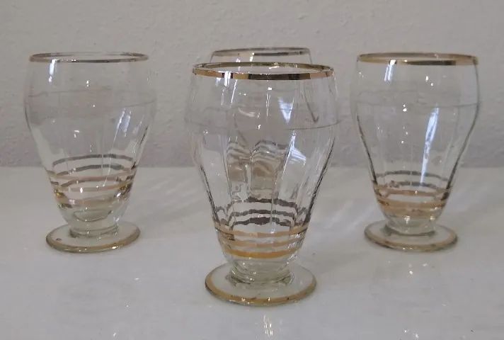 4 Copos Antigos Anos 50 Com Pés Vidro Borda Ouro Suco