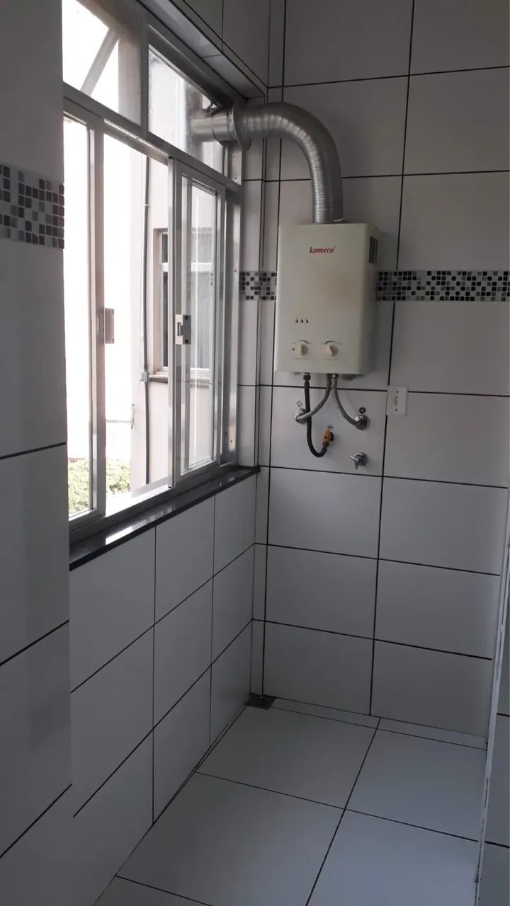 Apartamento reformado 2 quartos no centro  - Foto 3