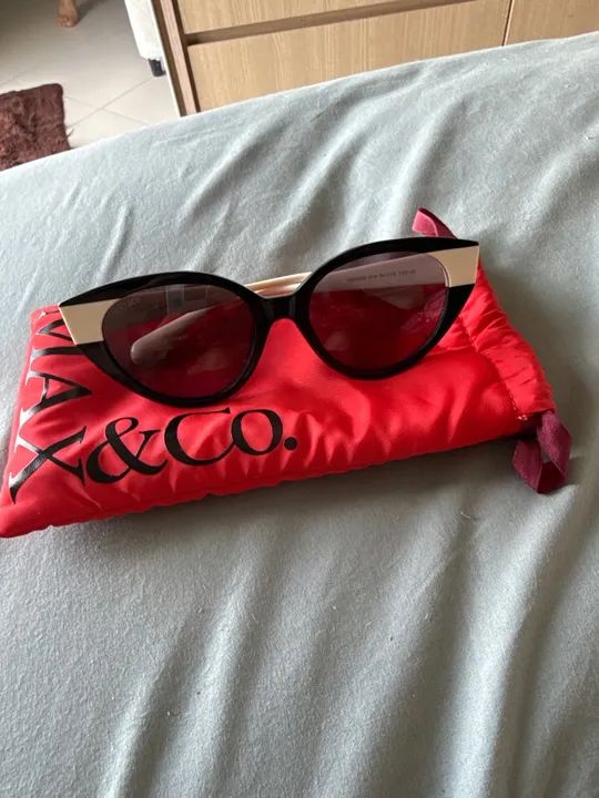 Óculos de sol preto com branco