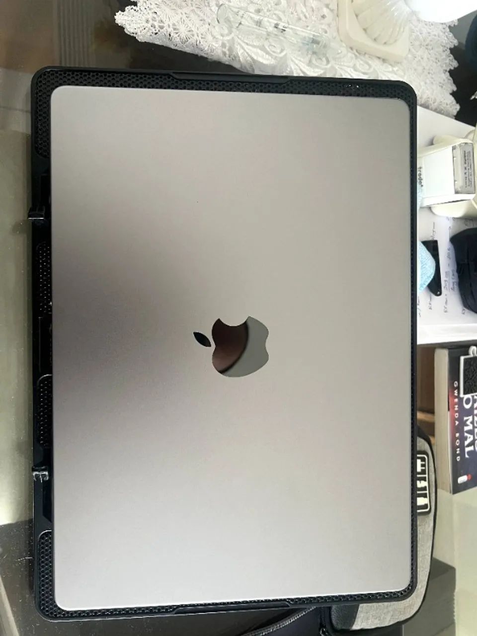 Macbook Pro - M1 PRO (com Magic Mouse e adaptadores originais