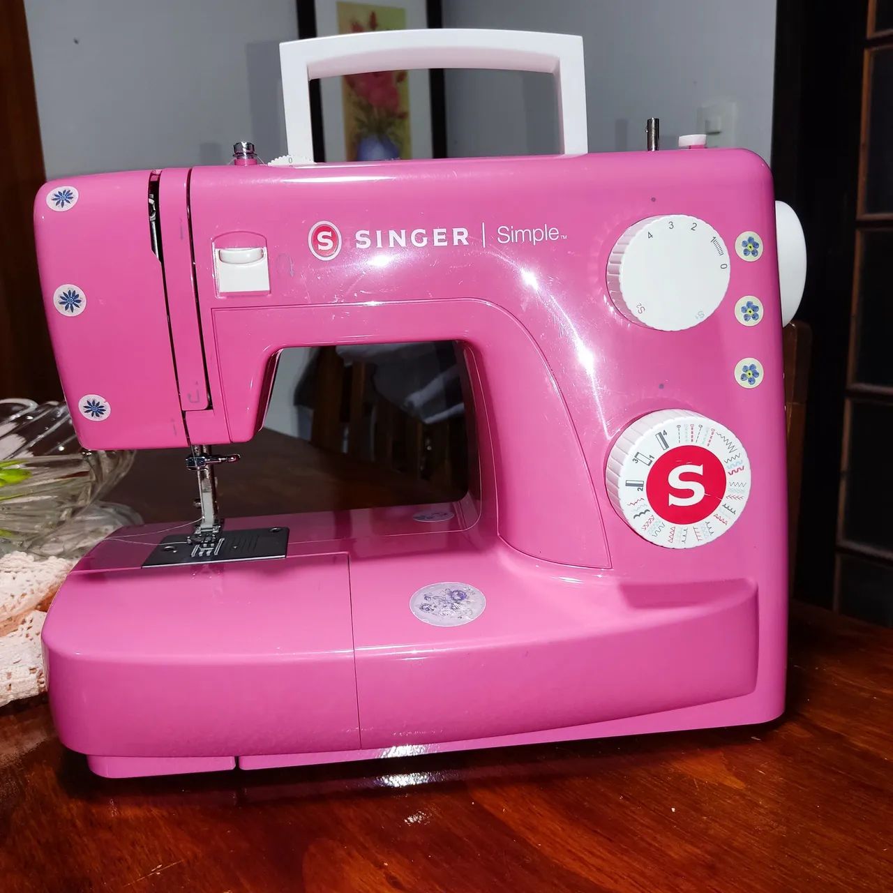 Máquina de Costura Singer Simple Rosa