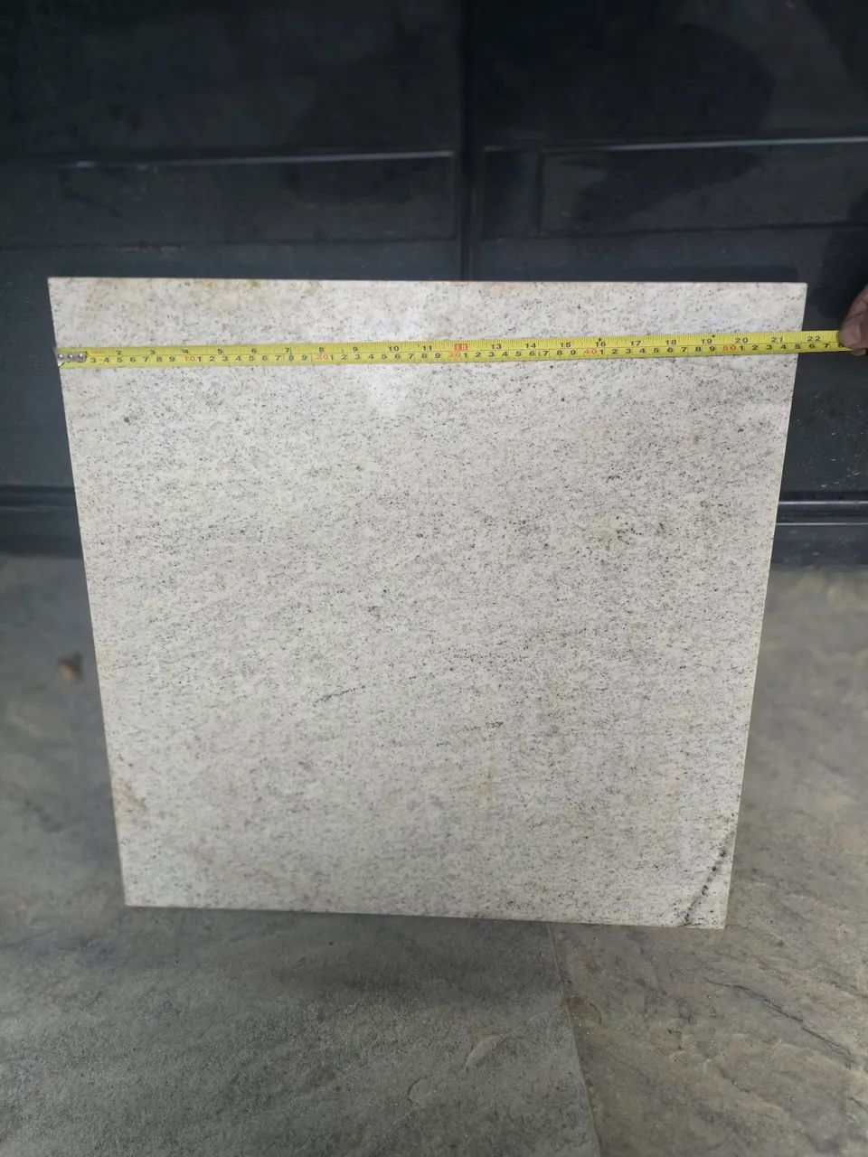 Piso de Granito Branco Siena 0,55x0,55 tenho 100M² (Valor referente a 1 M²) - Foto 2