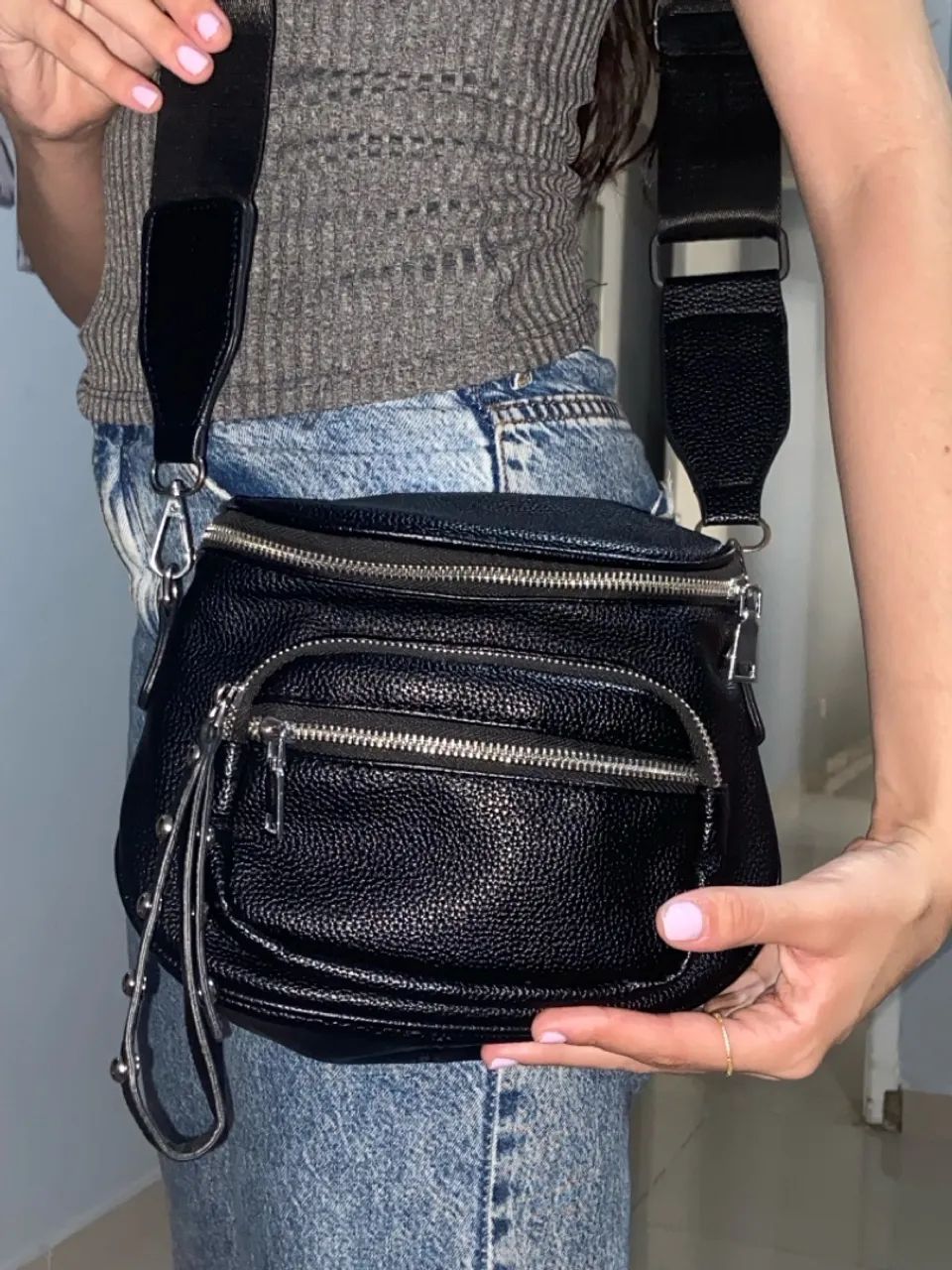 Bolsa de Ombro Feminina Preta (Pochete) - Foto 2