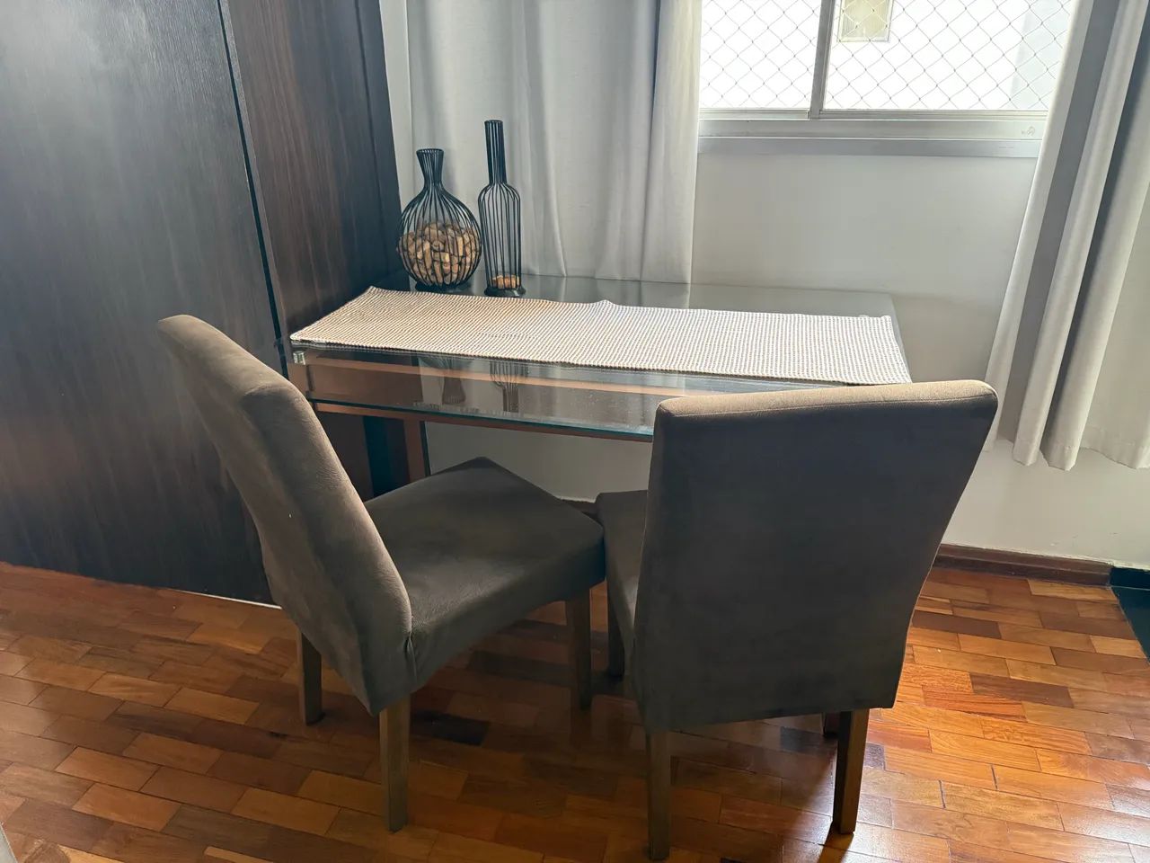 Mesa de vidro com 4 cadeiras  - Foto 2