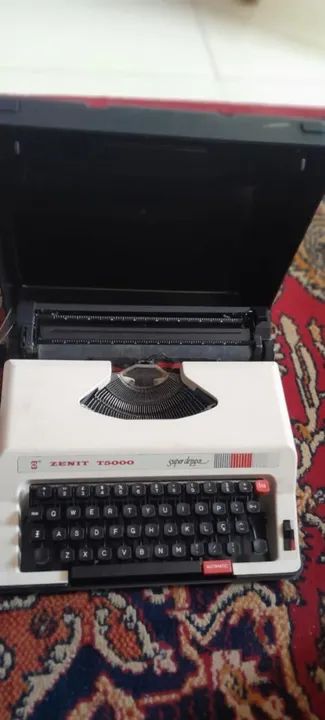 Máquina de escrever antiga Zenith T5000 e telefone reliquias - Foto 2