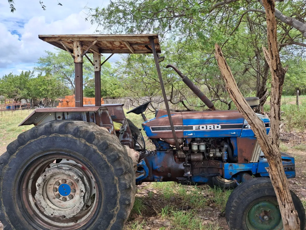 Trator Ford 4610