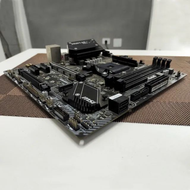 Placa Mãe MSI b450m Mortar Max - C/ defeito - Foto 3