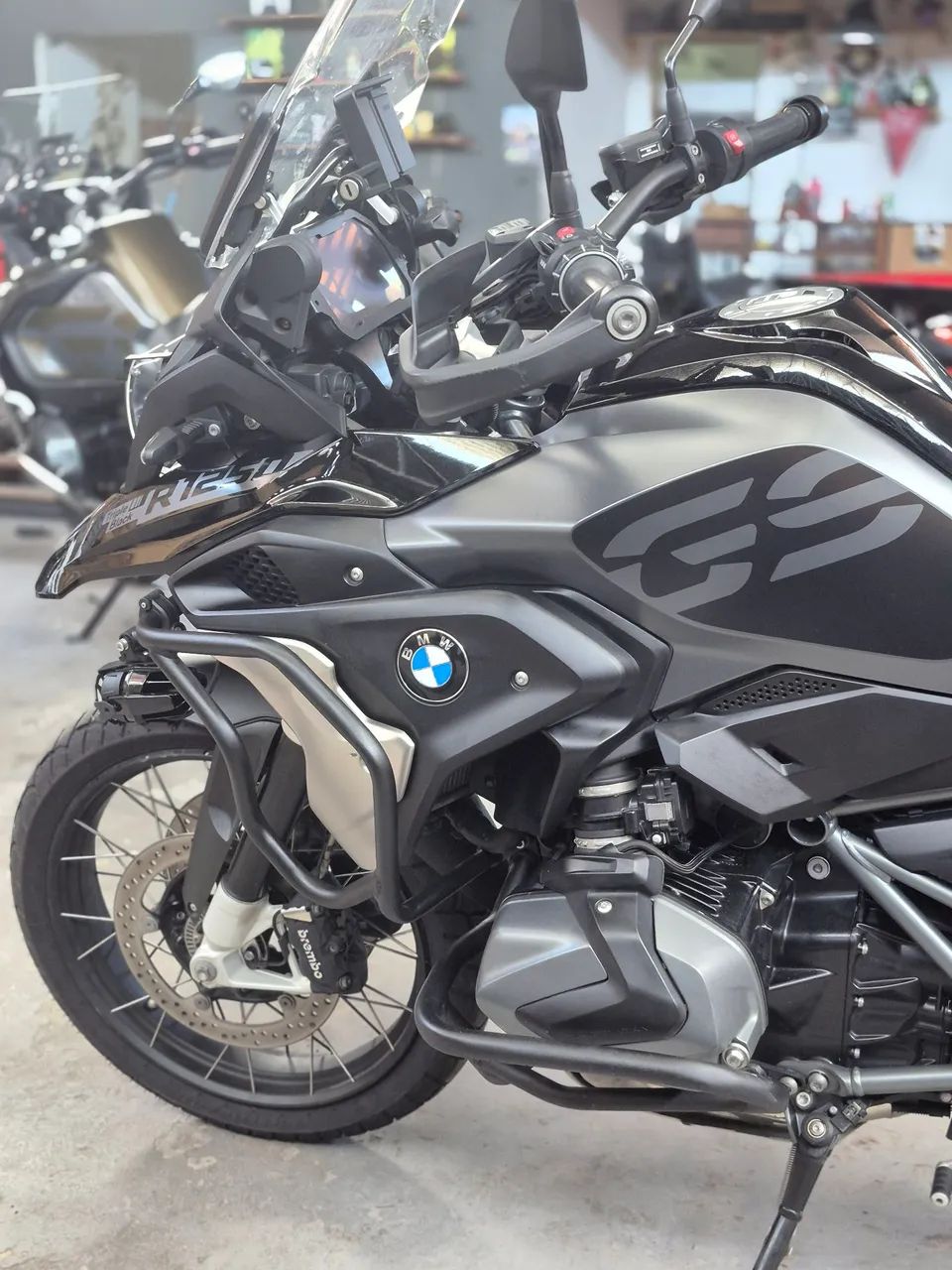 Bmw r1250 triple Black 