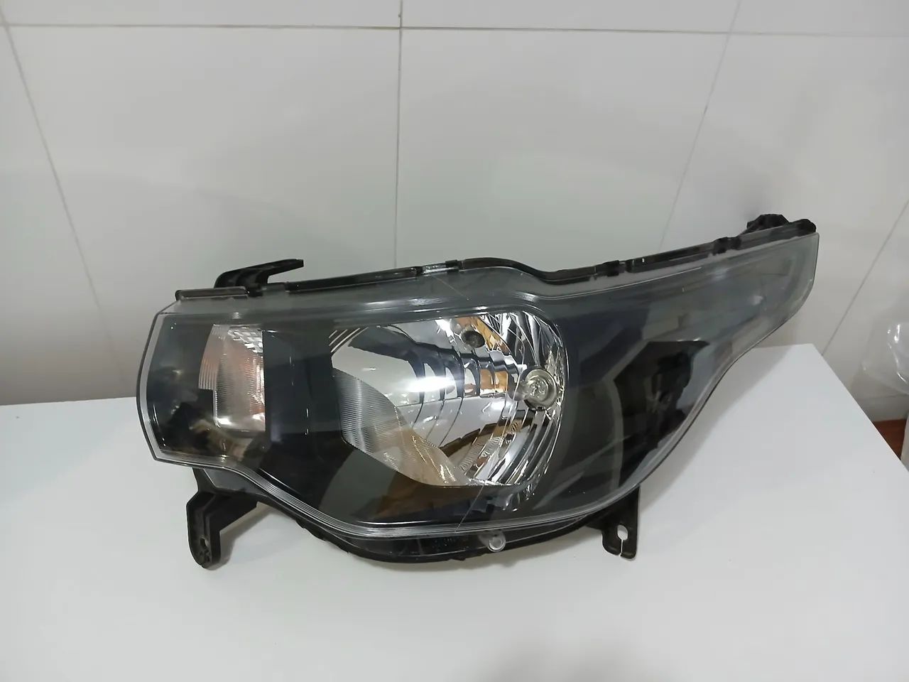 Farol  fiat mobi- Peça Original