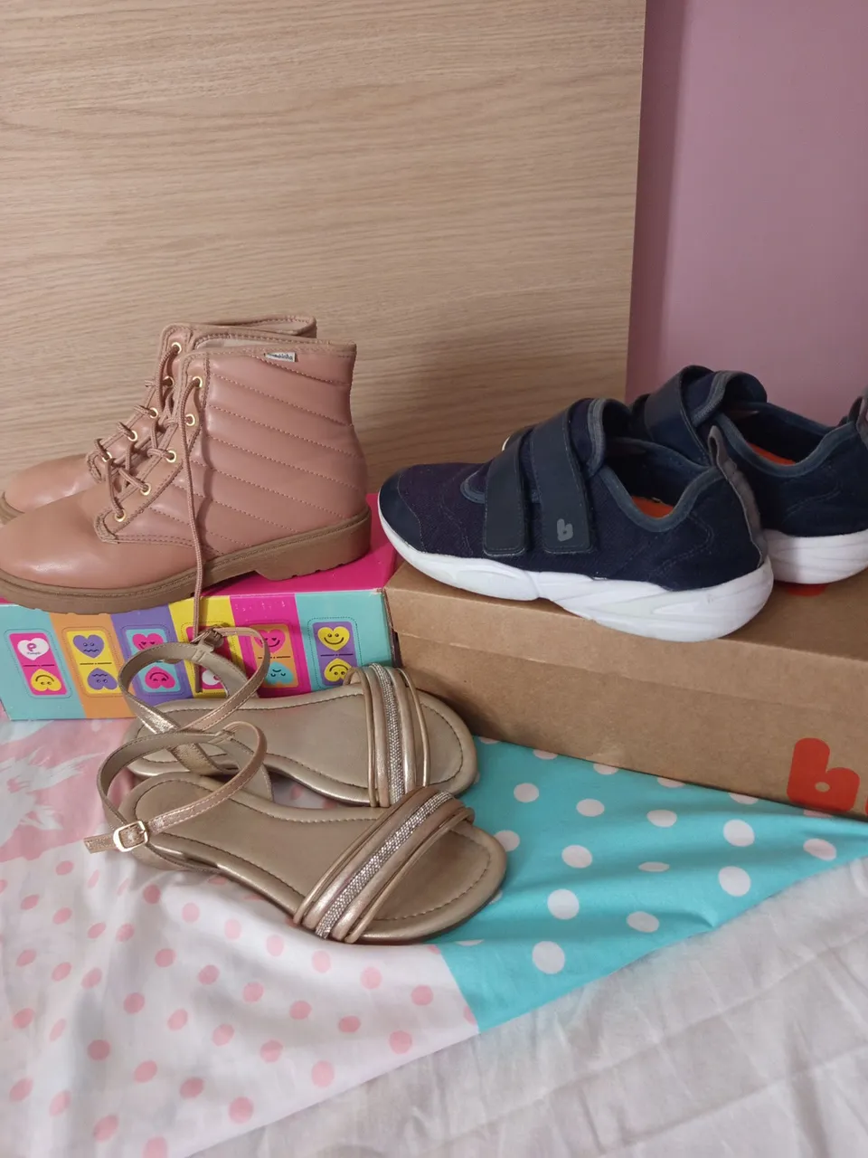 Kit Infantil :Bota, Sandália e Tênis