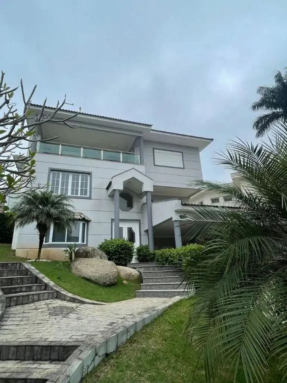Casa para alugar em Santana de Parnaíba, Alphaville, com 5 quartos, com 570 m²