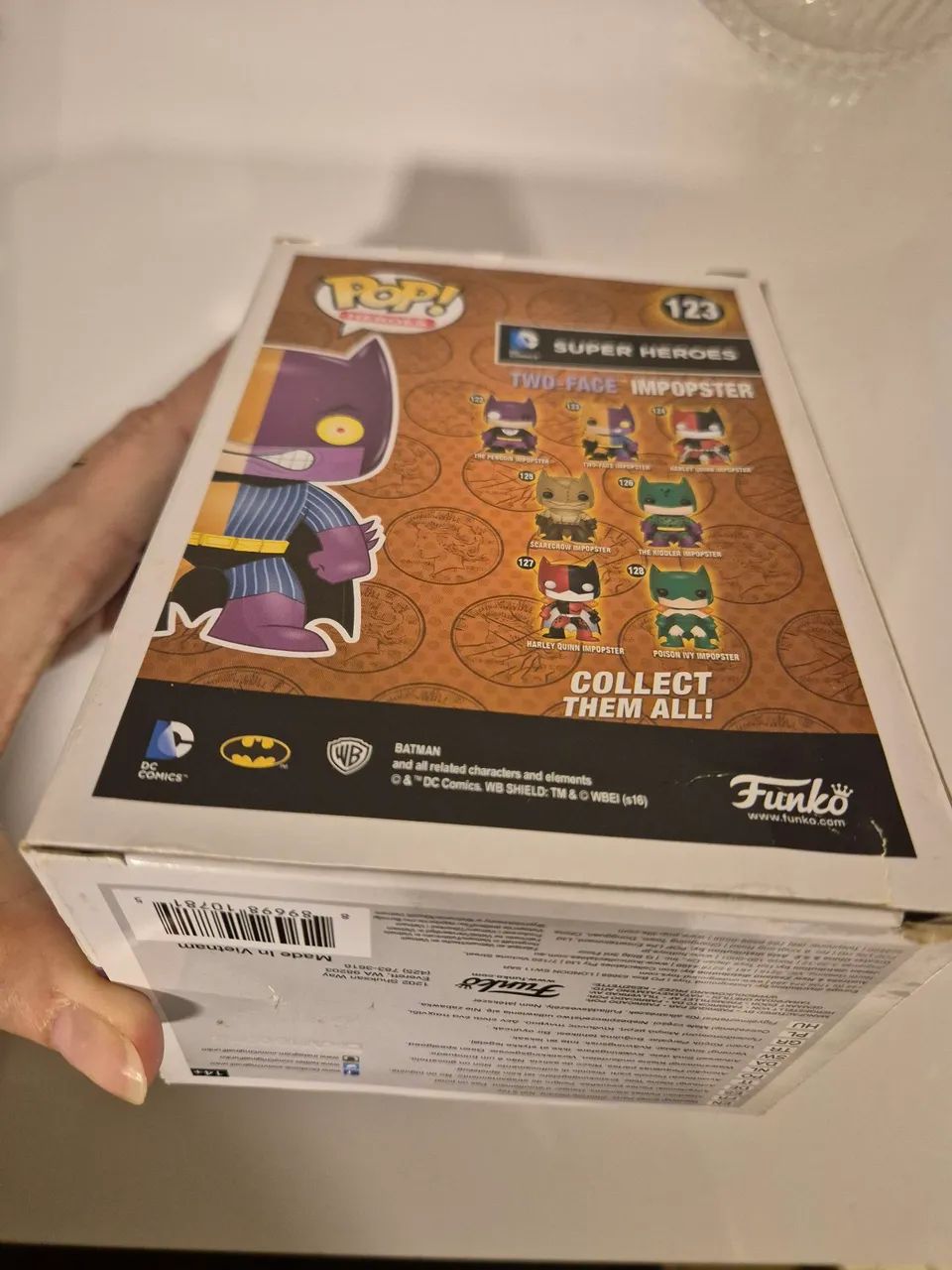 Funko Pop! DC Comics - Super Heroes - Two-Face Impopster - #123 - Foto 3