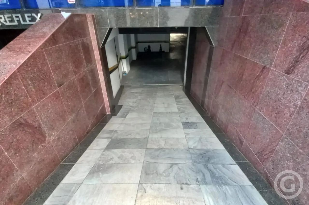 Loja comercial ampla no Centro de Florianópolis com 10 vagas de garagem - Foto 5